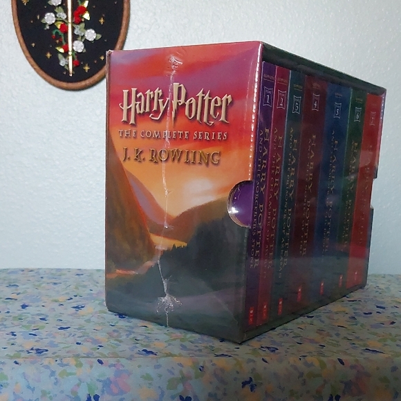Harry Potter Box Set - Picture 3 of 6